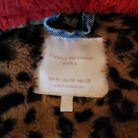 ZARA Oversized Denim Jacket with Red Faux Fur Collar and Leopard Interior - Picture 9 of 9